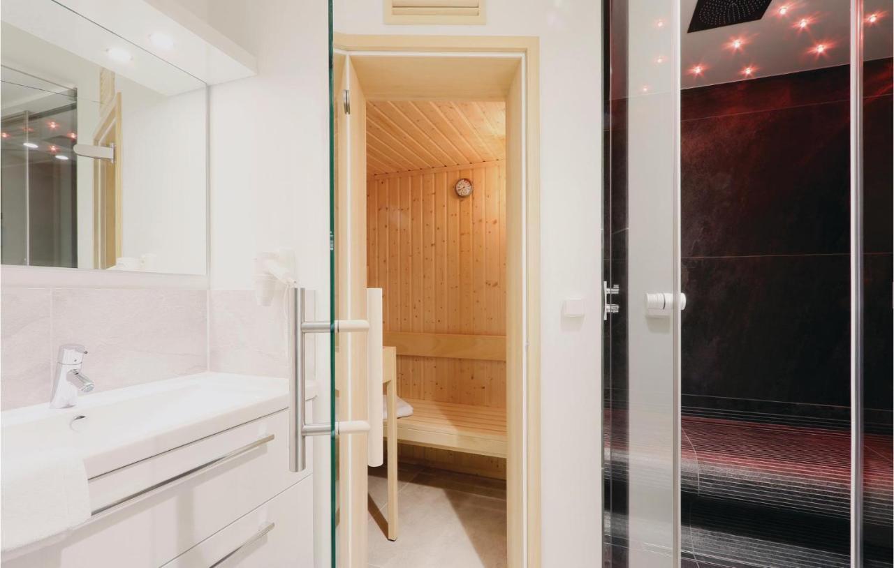 Nice Apartment In Luebeck Travemuende With Sauna מראה חיצוני תמונה